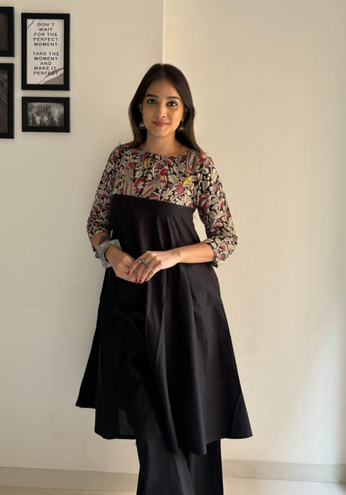 Midnight Muse – Black Printed Elegance Kurta Set