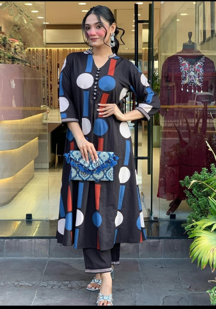 Urban Art Vibe: Black Abstract Kurta Set for Modern Desi Queens