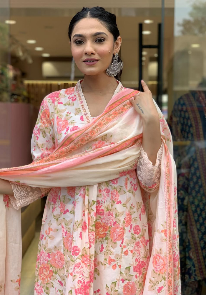 Blush Petal Charm โ Elegant Floral Cotton Kurti Set