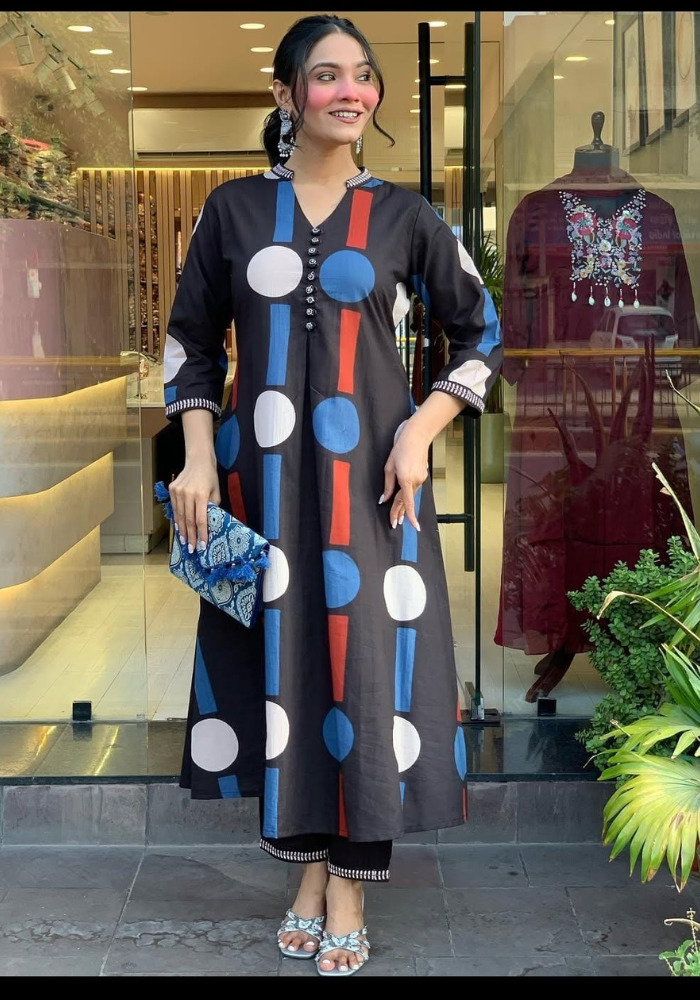 Urban Art Vibe: Black Abstract Kurta Set for Modern Desi Queens