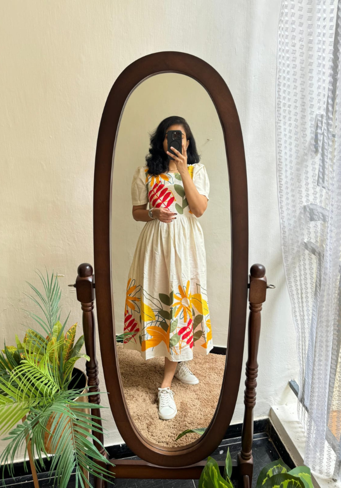 Chic Cotton Flex Dress with Bold Floral Art – Summer Ready