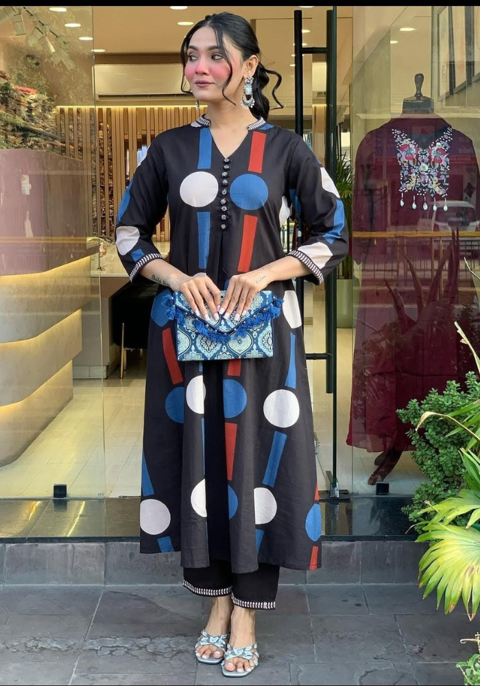 Urban Art Vibe: Black Abstract Kurta Set for Modern Desi Queens