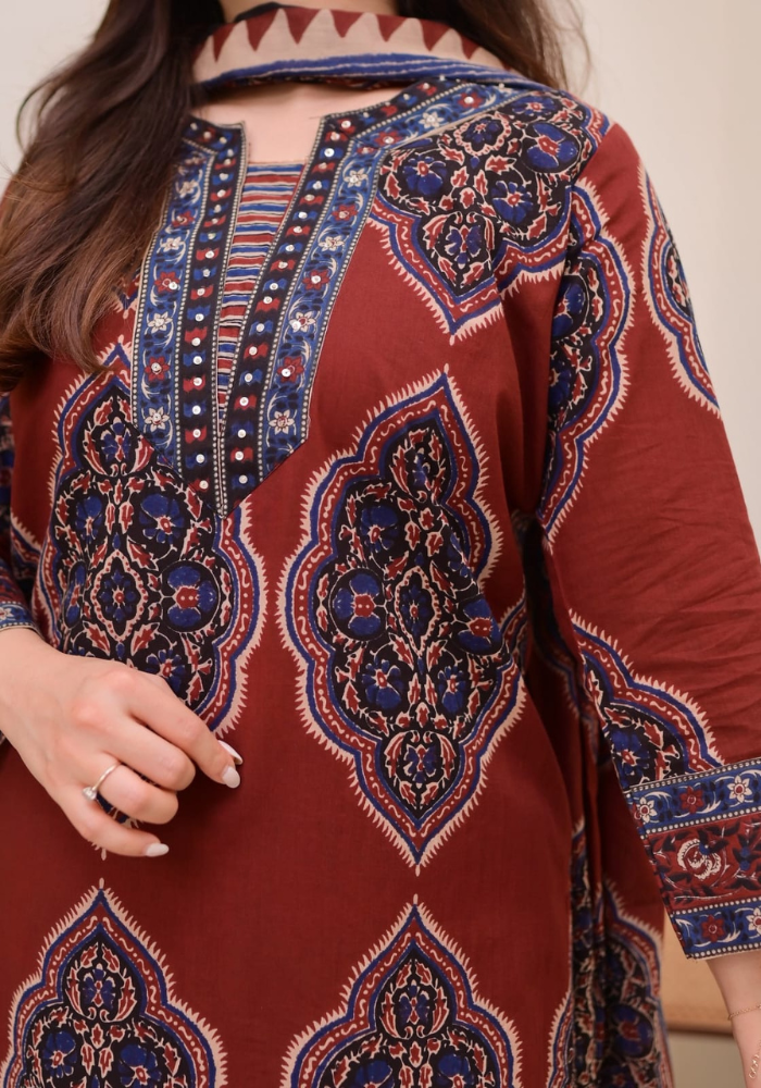 Elegant Mughal-Inspired Printed Suits Set for Women