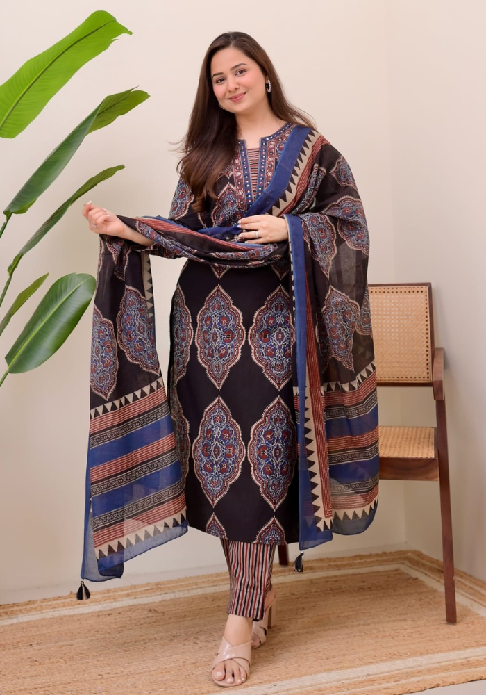 Elegant Mughal-Inspired Printed Suits Set for Women