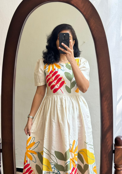 Chic Cotton Flex Dress with Bold Floral Art – Summer Ready