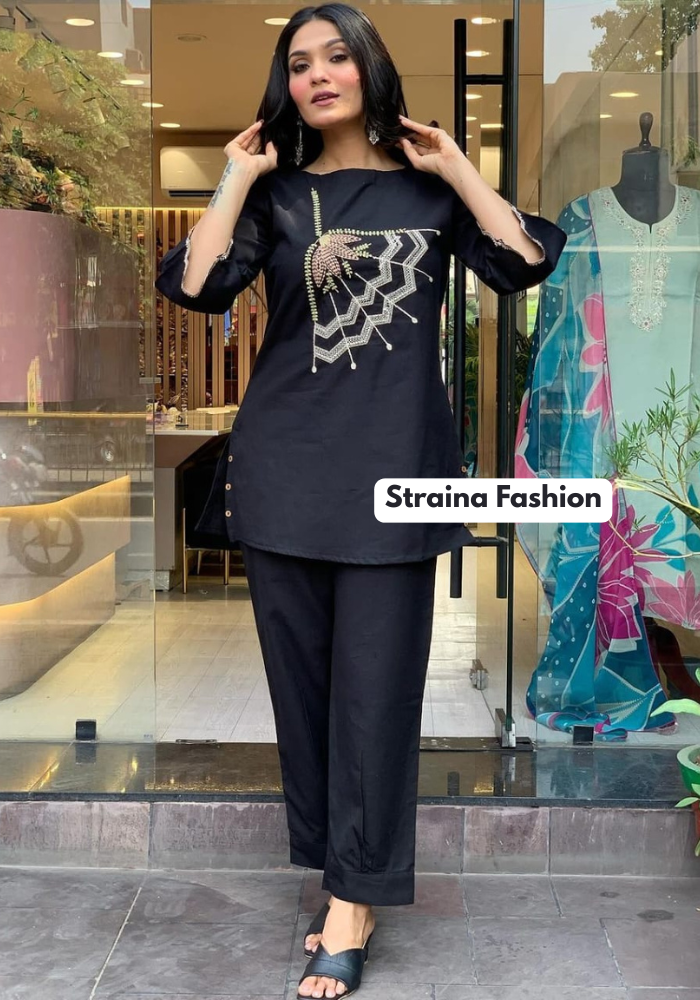Signature Radiance Embroidered Cotton Kurta Set